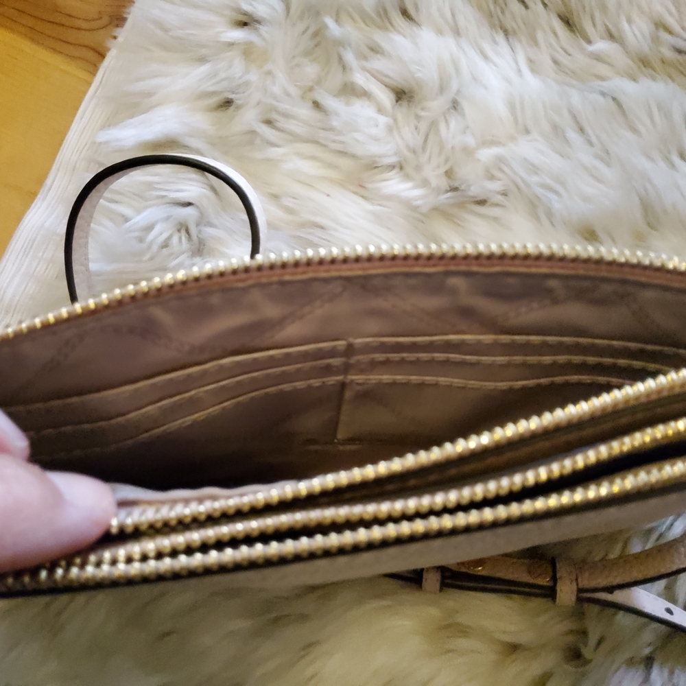Michael Kors Adele Double Zip Crossbody VGUC Blush Pink in Color - Picture 6 of 16